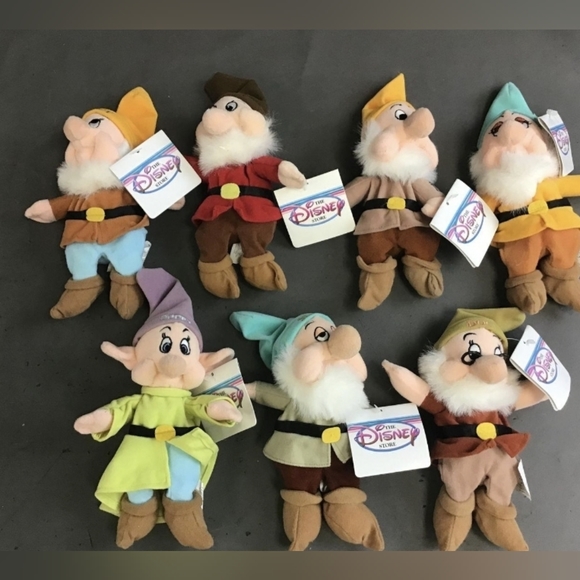 Disney snow white and the seven dwarfs beanie set